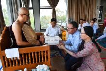 ကရင်ပြည်နယ်ဝန်ကြီးချုပ်ဦးစောမြင့်ဦး တောင်ကလေးပရိယတ္တိ၊ပဋိပတ္တိသာသနာ့အေးရိပ်သာနာယကချုပ်၊နိုင်ငံ တော်ဗဟိုသံဃာ့ဝန်ဆောင်၊ အဂ္ဂမဟာသဒ္ဓမ္မဇောတိကဓဇ ဒေါက်တာဘဒ္ဒန္တပညာသာမိ(တောမှီရဟန်း)အရှင်သူမြတ် အား သွားရောက်ဖူးမြော်ကြည်ညို