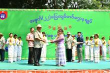 ကရင်ပြည်နယ်ဝန်ကြီးချုပ်ဦးစောမြင့်ဦး ဘားအံမြို့နယ်ရေကစားမဏ္ဍပ်များ၌ တိုင်းရင်းသားပြည်သူများနှင့်အတူမဟာသင်္ကြန်ပွဲတော်ပါဝင်ဆင်နွှဲ