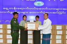 ကရင်ပြည်နယ်ဝန်ကြီးချုပ်ဦးစောမြင့်ဦး ရှေ့တန်းရောက်တပ်မတော်သားများအတွက် စားသောက်ဖွယ်ရာများ ထောက်ပံ့