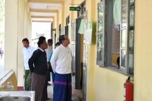 ကရင်ပြည်နယ်ဝန်ကြီးချုပ်ဦးစောမြင့်ဦး တက္ကသိုလ်ဝင်စာမေးပွဲဖြေဆိုနေမှုအား ကြည့်ရှုအားပေး