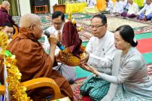 (၂၁)ကြိမ်မြောက် မြို့လုံးကျွတ်စုပေါင်းဝါဆိုသင်္ကန်းဆက်ကပ်လှူဒါန်းပွဲတွင် ရဟန်း၊သာမဏေ၊သီလရှင်ပေါင်း ၃၉၈၁ ပါး အား ဝါဆိုသင်္ကန်းဆက်ကပ်လှူဒါန်း 