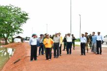 ကရင်ပြည်နယ်ဝန်ကြီးချုပ်ဦးစောမြင့်ဦး လမ်း/တံတားလုပ်ငန်းများ ကြည့်ရှုစစ်ဆေးပြီး ကျုံဒိုးမြို့ ရေဘေးသင့်ပြည်သူများအား စားသောက်ကုန်ပစ္စည်းများထောက်ပံ့