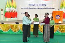 ကရင်ပြည်နယ်ဝန်ကြီးချုပ်ဦးစောမြင့်ဦးရေဘေးသင့်ပြည်သူများအတွက် အလှူငွေပေးအပ်ပွဲတက်ရောက်