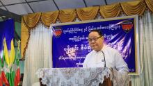 ဘားအံမြို့၌ ပန်းခင်းစီမံချက်အဆင့်(၃)ဖြင့် ကွင်းဆင်းဆောင်ရွက်ပေးသော နိုင်ငံသားစိစစ်ရေးကတ်ပြားများ ပေးအပ်