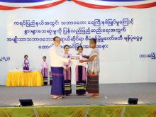 သဘာဝဘေးရေကြီးနစ်မြုပ်မှုကြောင့် နွားများသေဆုံးမှုကို ပြန်လည်ဖြည့်ဆည်းရေးအတွက် တိရစ္ဆာန်နှင့်ဆေးများထောက်ပံ့