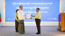 အကြမ်းဖက်ဖြစ်စဉ်များကြောင့်ယာယီနေရပ်စွန့်ခွာပြည်သူများအား ထောက်ပံ့ငွေများချီးမြှင့်ပေးအပ်