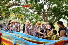 ကရင်ပြည်နယ်ဝန်ကြီးချုပ်ဦးစောမြင့်ဦး မဟာသင်္ကြန်အကြတ်နေ့ မြန်မာ့ရိုးရာယဉ်ကျေးမှုအစဉ်အလာနှင့်အညီ ဆင်ယင်ကျင်းပနေမှုများကို တက်ရောက်အားပေး