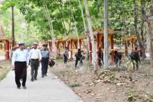 ကရင်ပြည်နယ်ဝန်ကြီးချုပ်ဦးစောမြင့်ဦး ဘားအံမြို့နှင့်ပတ်ဝန်းကျင်ဒေသရှိ အထင်ကရကျောင်းကန်ဘုရား စေတီပုထိုးများ၌ စုပေါင်းသန့်ရှင်းရေးလုပ်ငန်းဆောင်ရွက်မှုများအား ကြည့်ရှုအားပေး