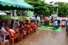 ဈေးများတွင် စွန့်ပစ်ပစ္စည်းများ စနစ်တကျခွဲခြားစွန့်ပစ်တတ်စေရန် ပညာပေးသရုပ်ပြ