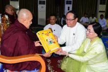 ဝါဆိုလပြည့်နေ့တွင် ကရင်ပြည်နယ်အစိုးရအဖွဲ့မှ ရဟန်၊ သာမဏေ၊ သီလရှင် ၃၉၆၉ ပါးတို့အား ဝါဆိုသင်္ကန်းဆက်ကပ်လှူဒါန်း