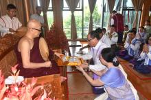 ကရင်ပြည်နယ်ဝန်ကြီးချုပ်ဦးစောမြင့်ဦး တောင်ကလေးပရိယတ္တိ၊ပဋိပတ္တိသာသနာ့အေးရိပ်သာနာယကချုပ်ဆရာတော်အရှင်ပညာသာမိ(တောမှီရဟန်း)၏ ၆၆ နှစ်ပြည့်ဝိဇာတမွေးနေ့မင်္ဂလာသို့တက်ရောက်ဖူးမြော်ကြည်ညို