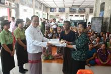 ကရင်ပြည်နယ်ဝန်ကြီးချုပ်ဦးစောမြင့်ဦး ယာယီရေဘေးရှောင်စခန်းများရှိ ရေဘေးသင့်ပြည်သူများအား တွေ့ဆုံအားပေး