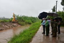 ကရင်ပြည်နယ်ဝန်ကြီးချုပ်ဦးစောမြင့်ဦး ရေကြီးရေလျှံမှုလျော့နည်းသက်သာစေရေးနှင့် ရေစီးရေလာကောင်းမွန်စေရေး လုပ်ငန်းဆောင်ရွက်မှုများအား ကြည့်ရှုစစ်ဆေး