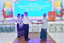 ရေကြီးနစ်မြှုပ်မှုကြောင့် ပျက်စီးမိုးစပါးဧရိယာများအတွက် မျိုးစပါးနှင့်မြေဩဇာများချီးမြှင့်ပေးအပ်