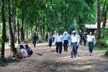ဘားအံမြို့ပေါ်ရှိ ဘုန်းတော်ကြီးကျောင်းများ၌ စုပေါင်းသန့်ရှင်းရေးဆောင်ရွက် ပြည်နယ်ဝန်ကြီးချုပ်ဦးစောမြင့်ဦး လိုက်လံကြည့်ရှုအားပေး