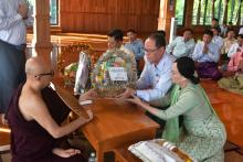 ဘားအံမြို့ သီတင်းကျွတ်လပြည့်ည သေဋ္ဌမာရ်အောင်ဘုရားကြီး၌ ဆီမီး(၉၀၀၀)ထွန်းညှိပူဇော် ပါဝင်ဆင်နွှဲကြသူများ စည်ကားများပြား
